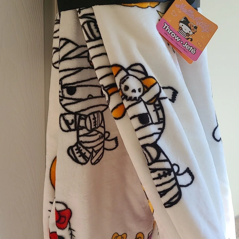 Hello Kitty Blanket Set Of 2 🎃
